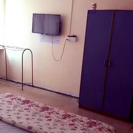Hotel Makmur Куантан Экстерьер фото