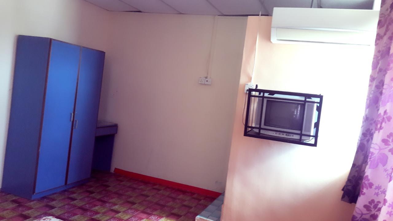 Hotel Makmur Куантан Экстерьер фото